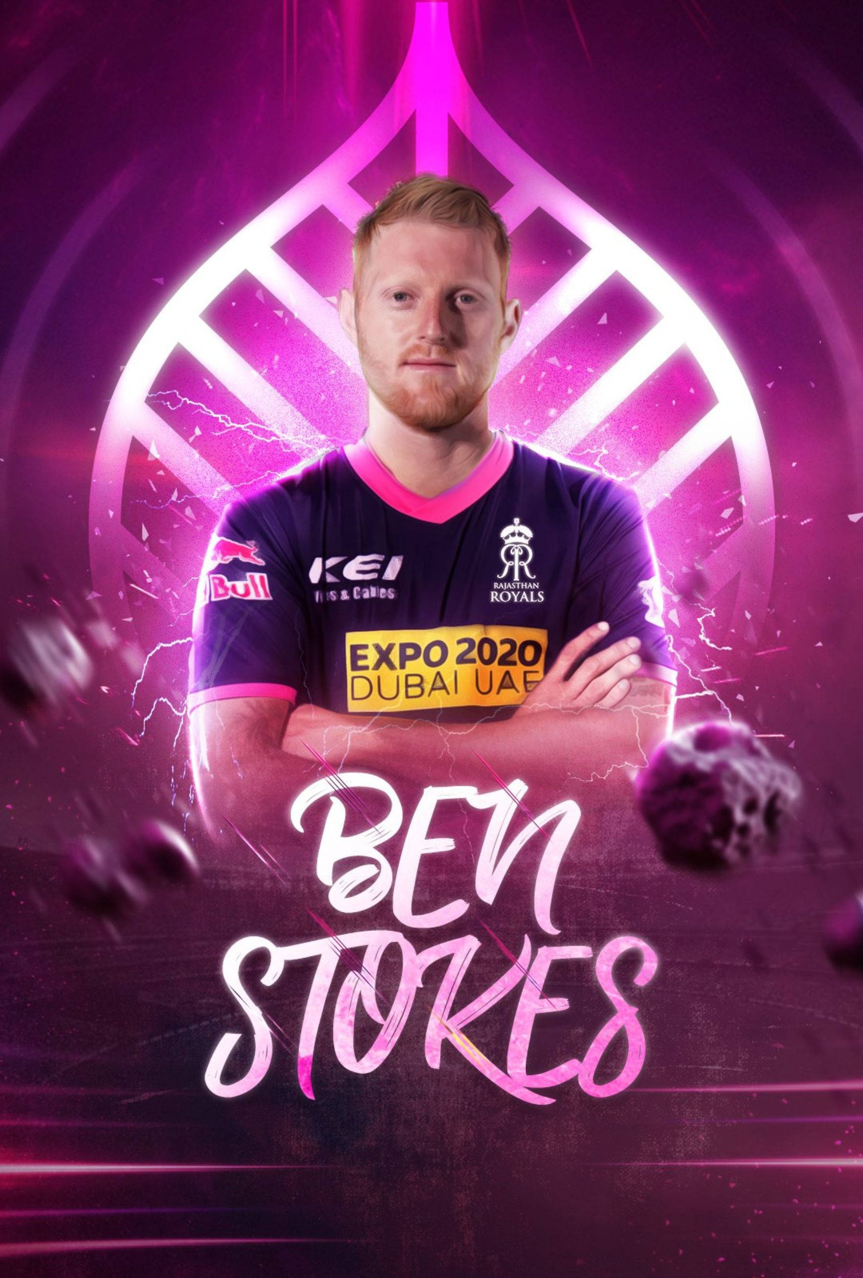 拉賈斯坦皇家隊本·斯托克斯 壁紙 — 板球運動員 Ben Stokes 自信地穿著紫色球衣，站在帶有閃電效果的發光粉紅色和紫色抽象背景前。
