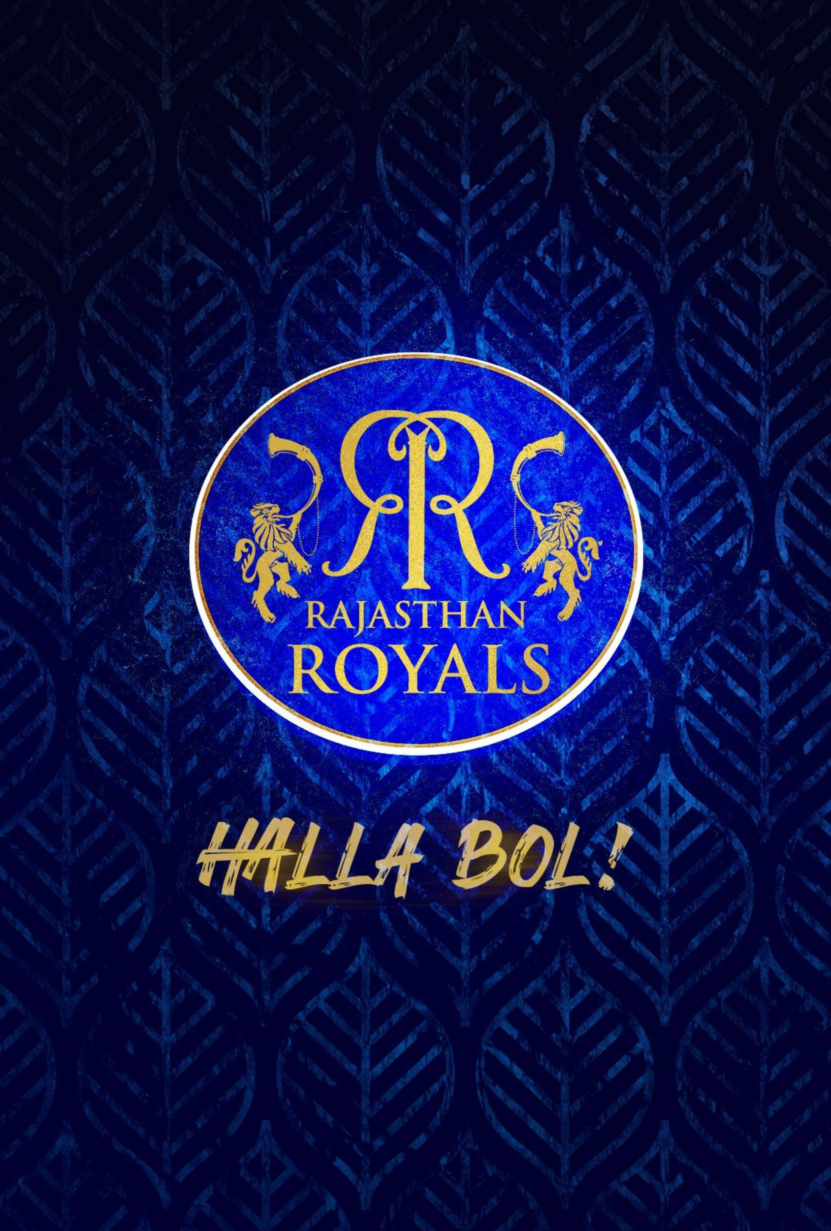 拉賈斯坦皇家隊藍色背景 壁紙 — 皇家藍色牆紙，帶有金色Rajasthan Royals標誌和'Halla Bol!'口號，背景為葉子圖案。