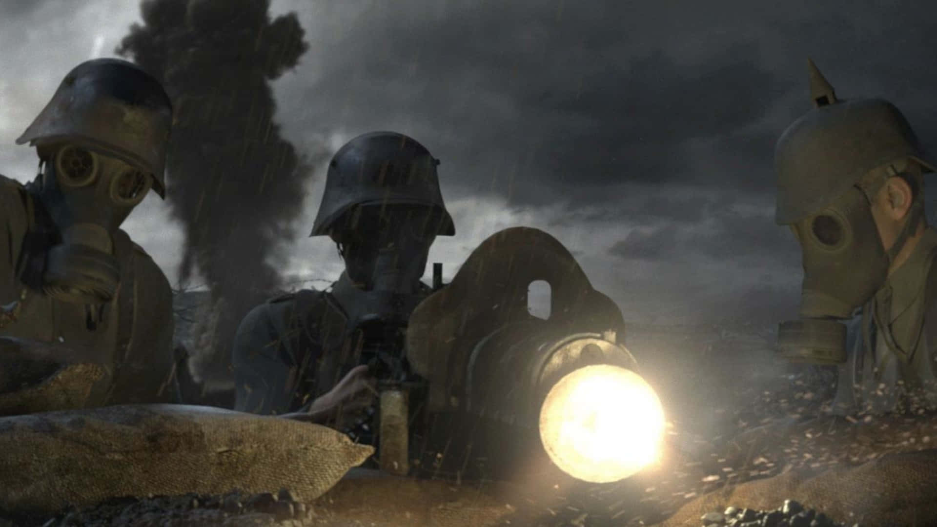 戴著防毒面具的士兵在多雨的戰區發射迫擊炮。