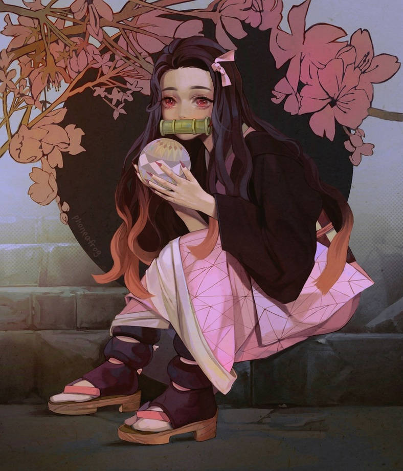 持水晶球鬼滅之刃禰豆子 壁紙 — 一位寧靜的動漫女孩，長長的黑髮和紅色的眼睛，坐在粉紅色的櫻花下，手持發光球體。