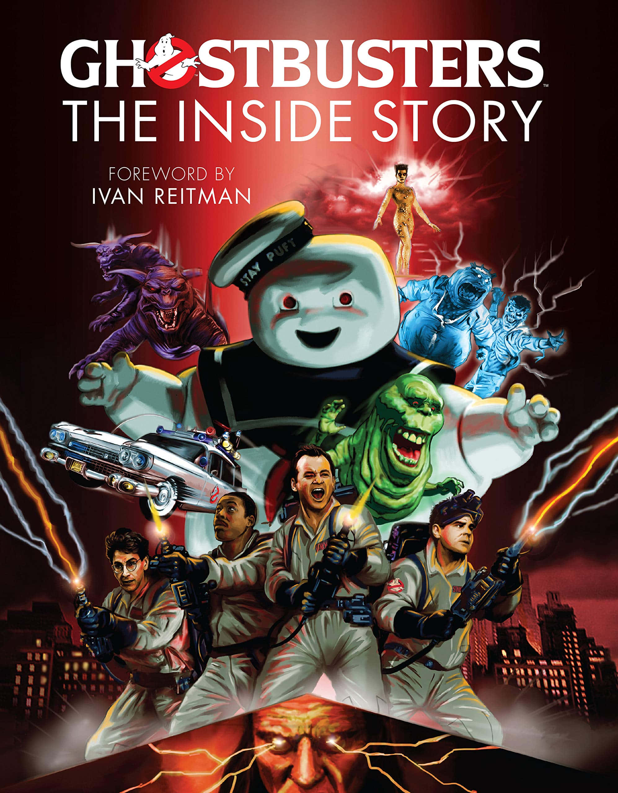 Ghostbusters 桌布 壁紙 — 捉鬼敢死隊在火海城市背景下與超自然敵人及其標誌性汽車一起行動。