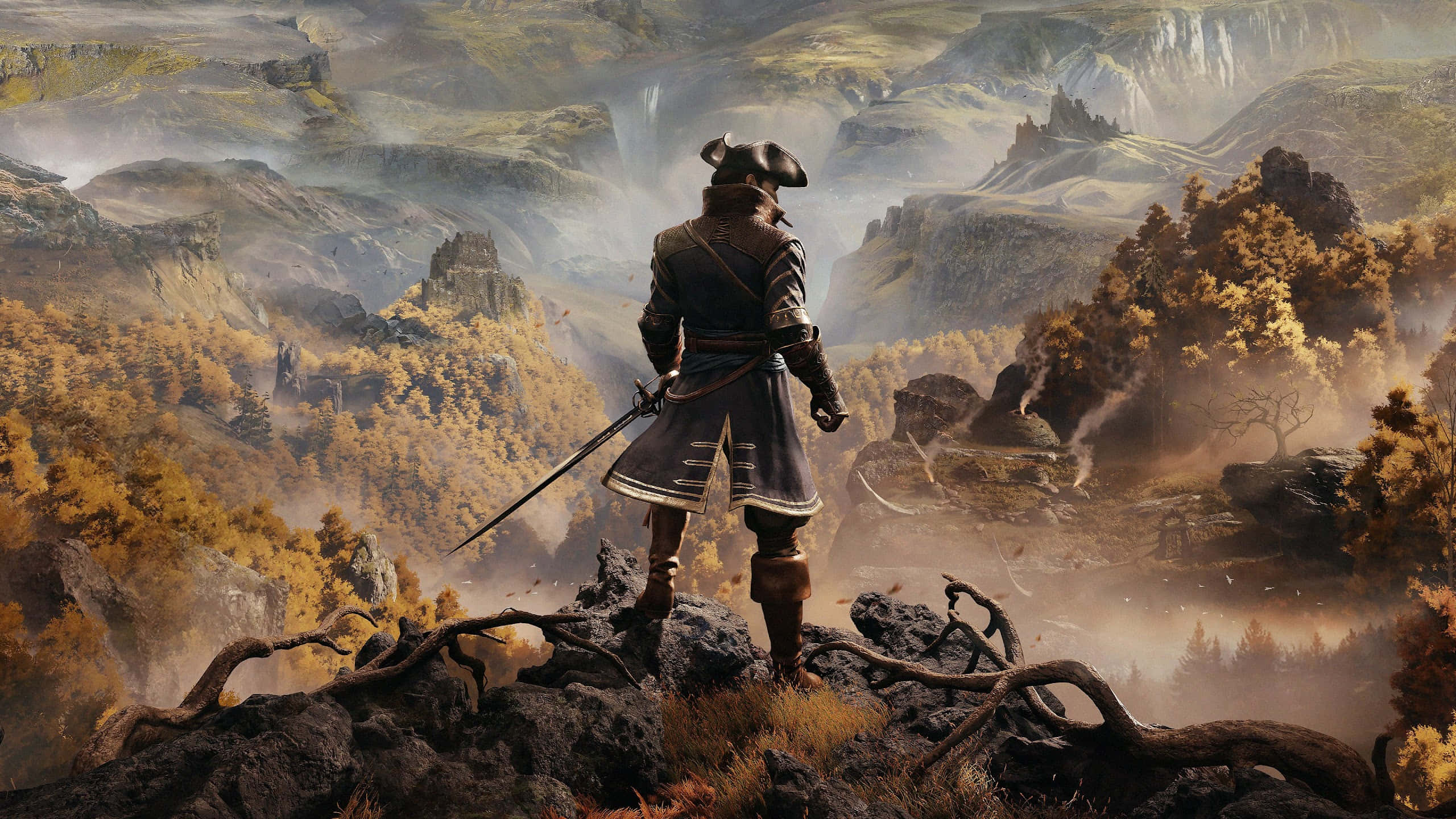 探索《Greedfall》的魔法與神秘世界 壁紙 — 一位身穿歷史盔甲的孤獨冒險家站在霧氣繚繞的懸崖頂上，俯瞰著廣闊的秋日山谷，瀑布層層疊疊。