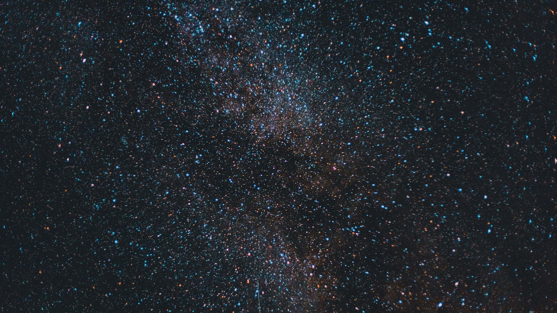 銀河系，在深空中擁有密集的星團和宇宙塵埃。