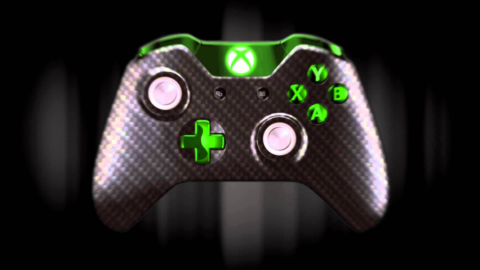 發光綠色Xbox控制器，帶碳纖維紋理，深色背景。