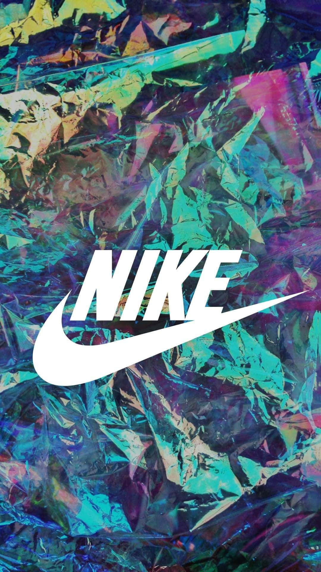 Nike標誌在彩色皺褶箔紙背景上