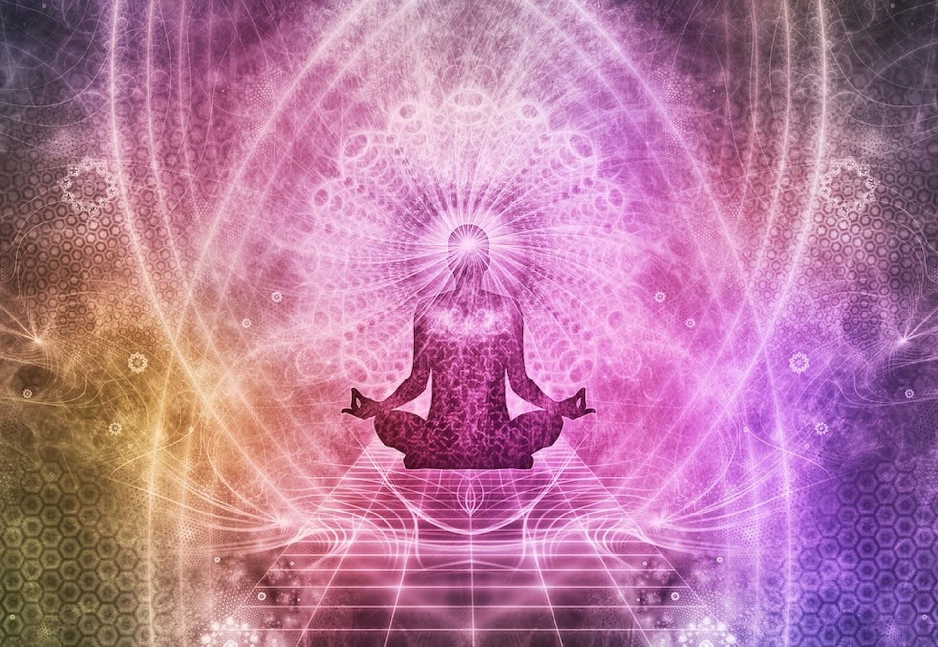 以蓮花坐姿冥想的人，周圍有發光的碎形能量圖案。