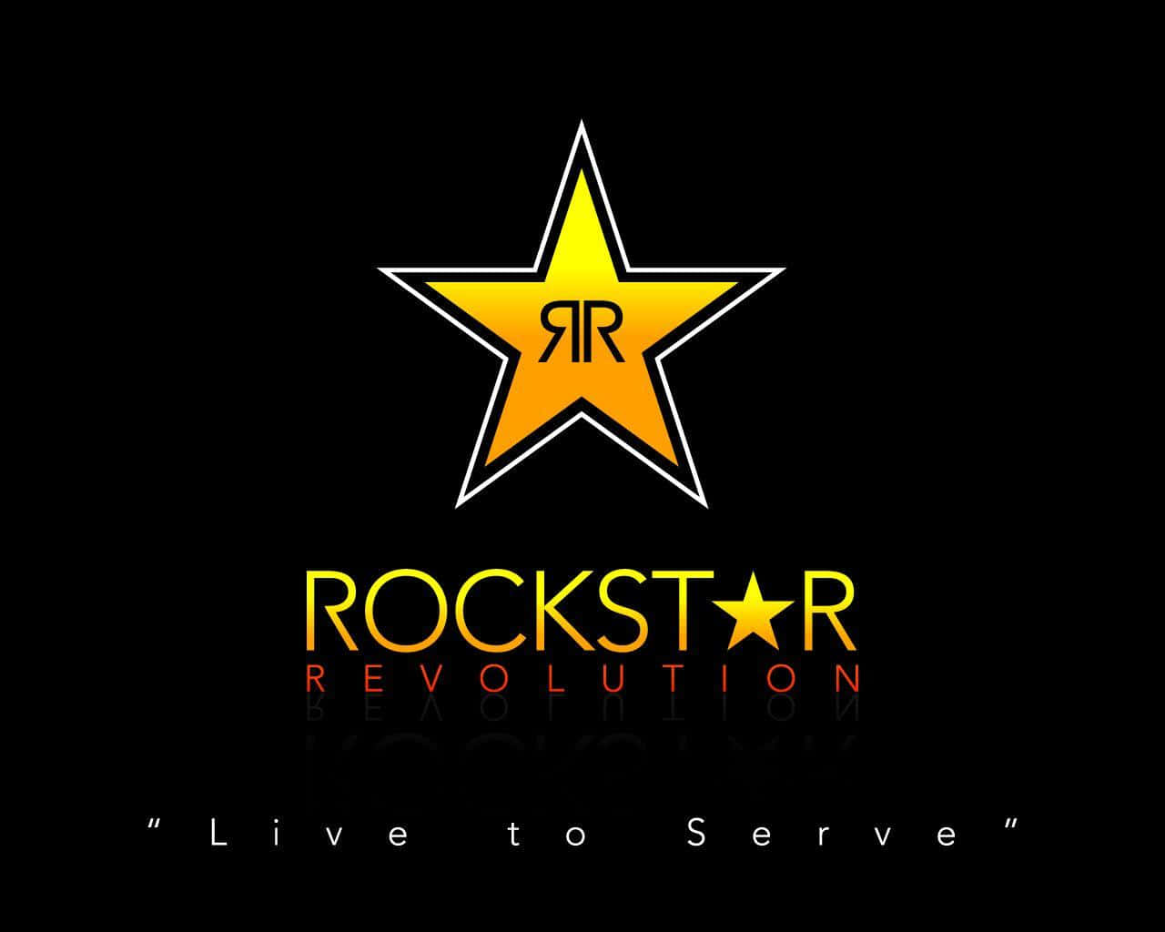 Rockstar Revolution標誌，金色星星和標語Live to Serve在黑色背景上。