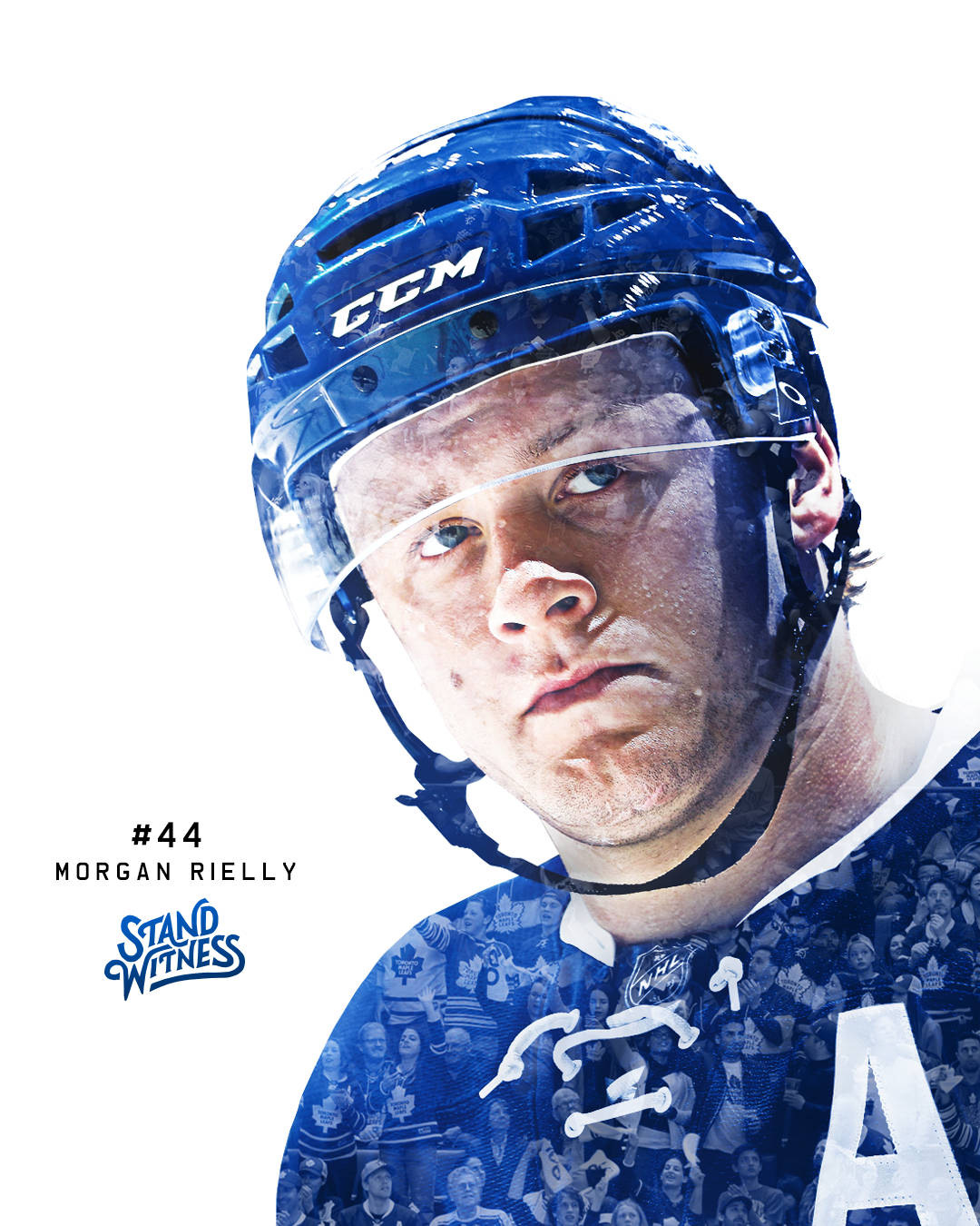摩根·里利圖形藝術 壁紙 — 冰球運動員 Morgan Rielly 身穿藍色 CCM 頭盔及帶有群眾圖案的球衣，在白色背景前的特寫肖像。