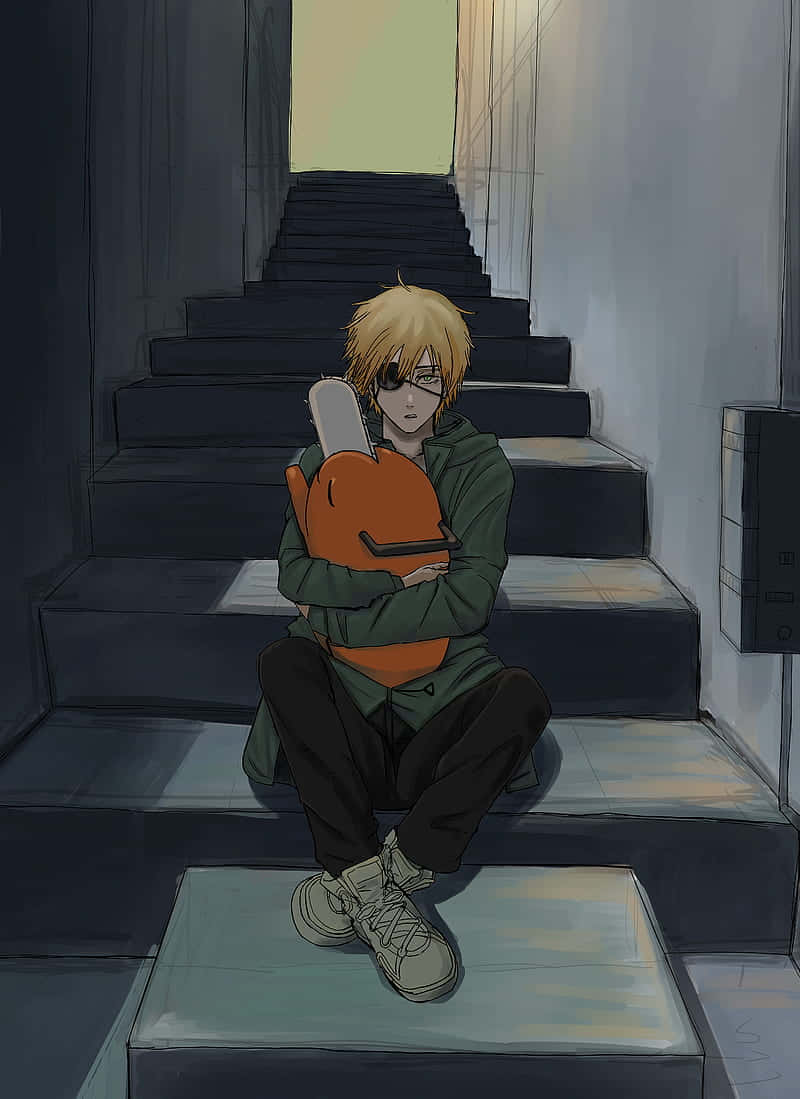 擁抱波奇塔鏈鋸人PFP 壁紙 — 一個金髮戴眼罩的動漫男孩坐在黑暗的樓梯上，手持電鋸，光線從上方照射下來。