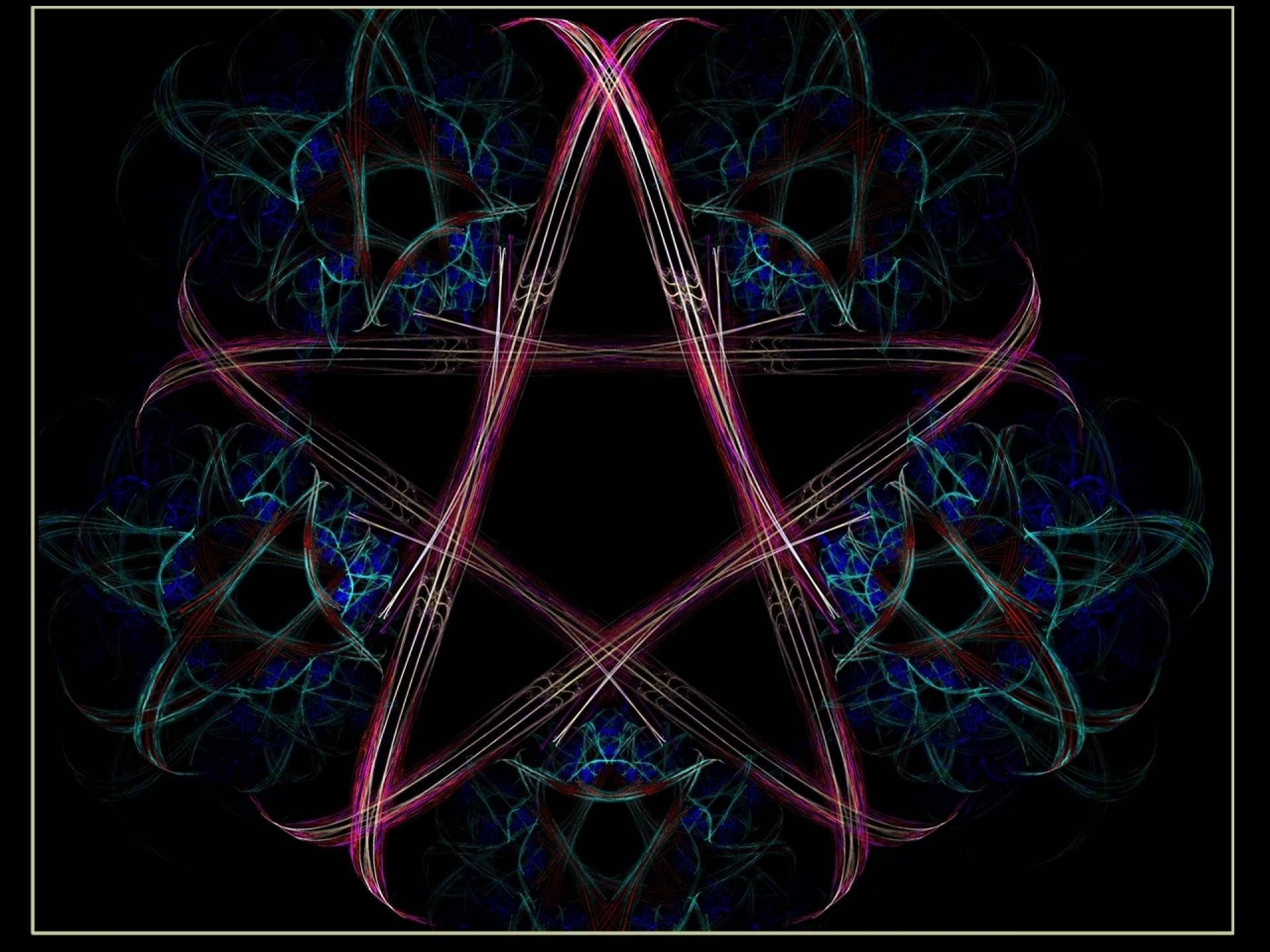 擁抱神秘——女巫美學 壁紙 — 一個發光的洋紅色五角星，帶有青色分形圖案，在黑色背景上以數位藝術作品的形式散發光芒。