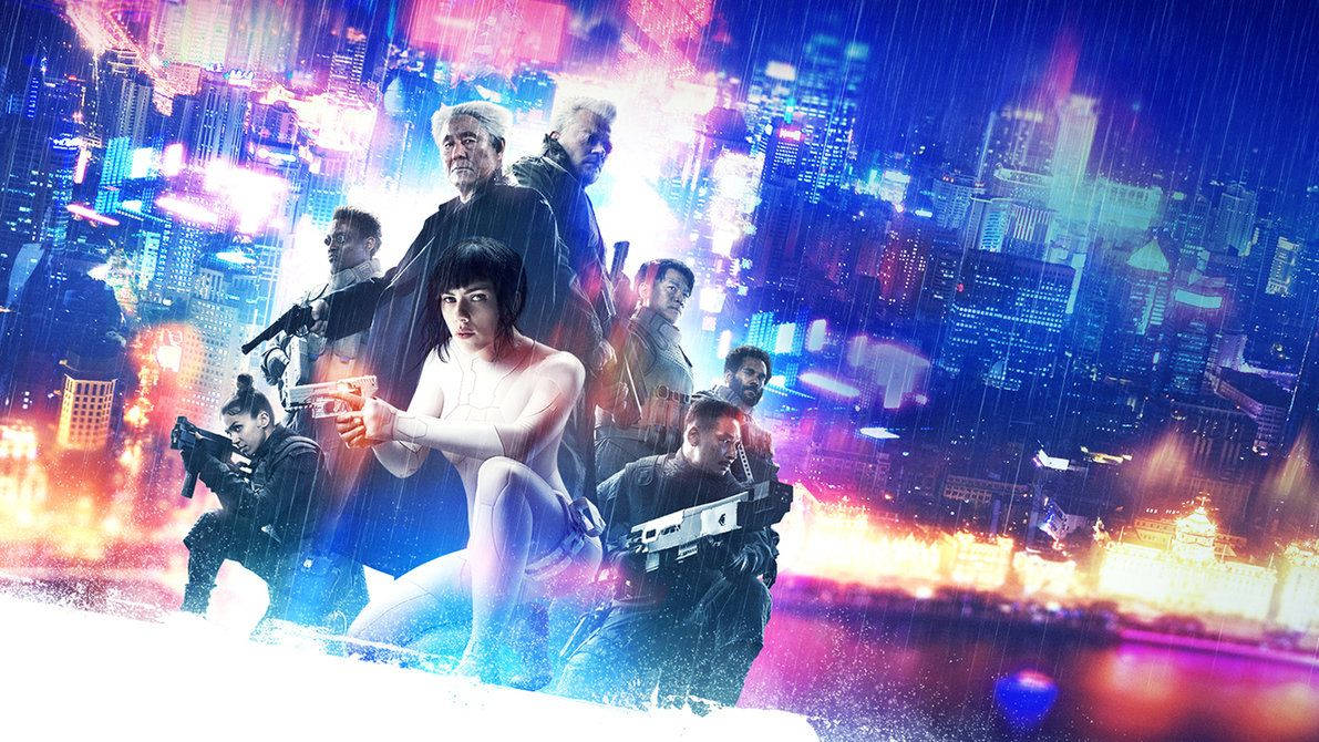 雨中的 Cyberpunk 角色，背後有霓虹城市燈光。