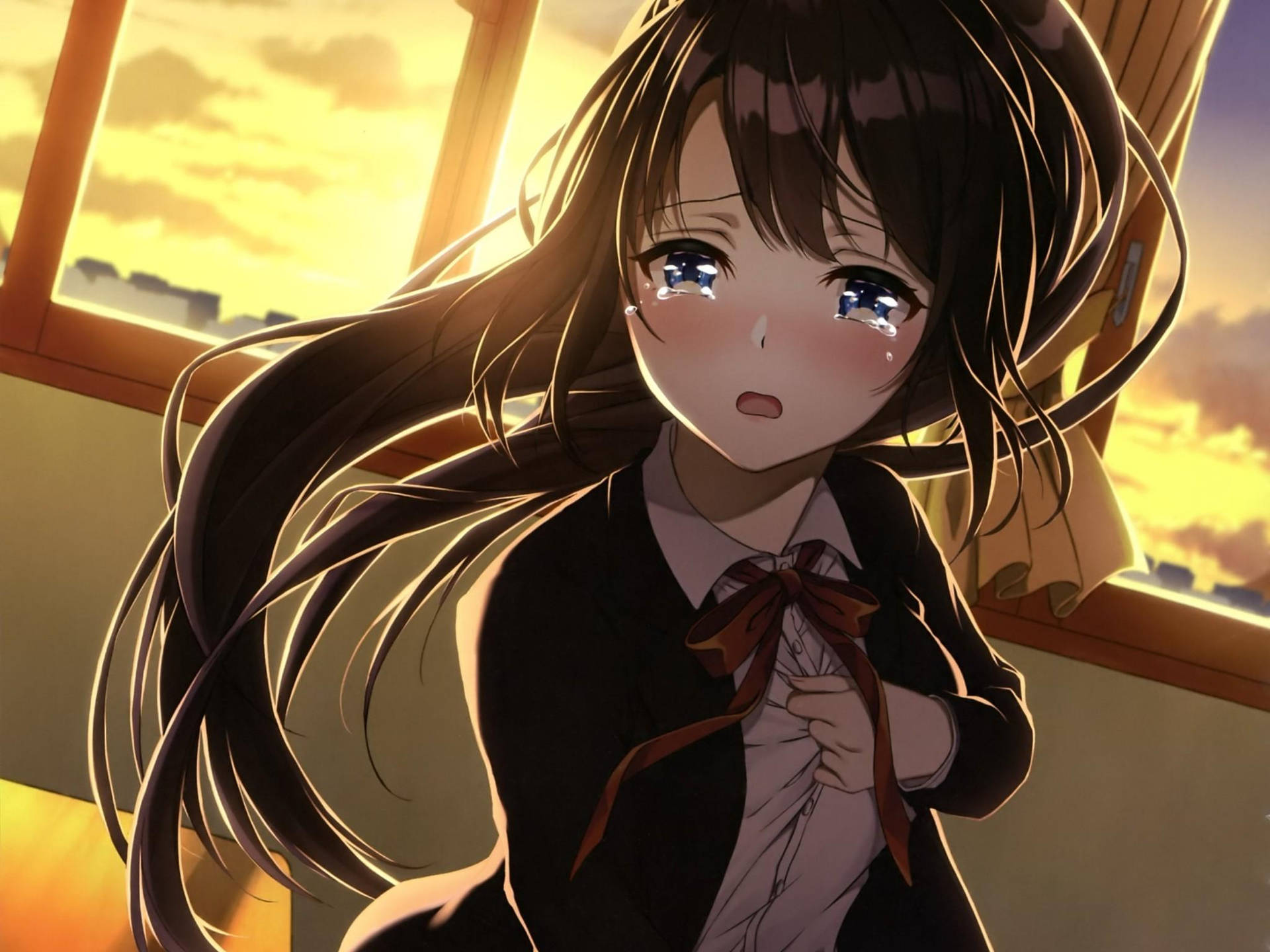 穿著校服的動漫女孩在夕陽下於窗邊哭泣