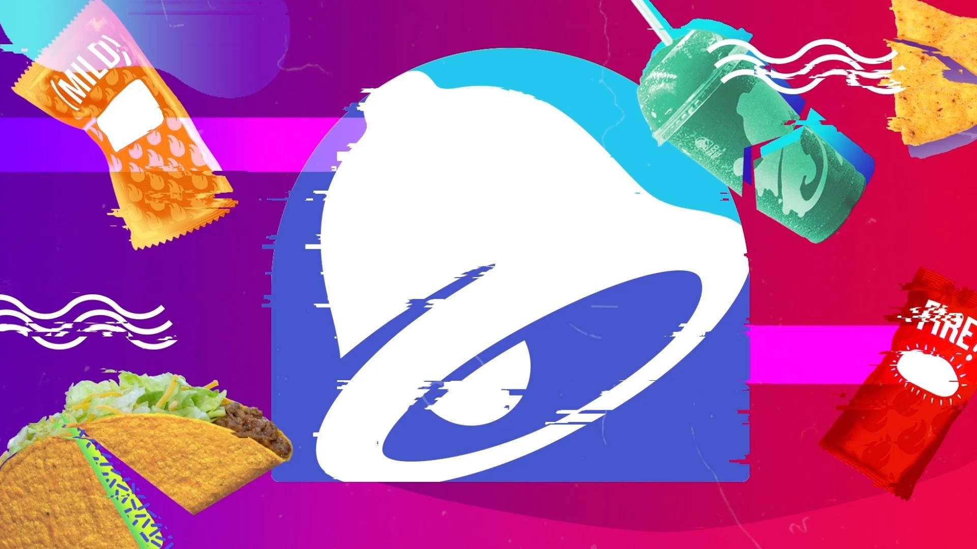 數位塔可鐘藝術作品 壁紙 — 充滿活力的數位拼貼畫，Taco Bell 標誌被色彩繽紛的快餐食品環繞，背景是帶有故障效果的紫粉色。