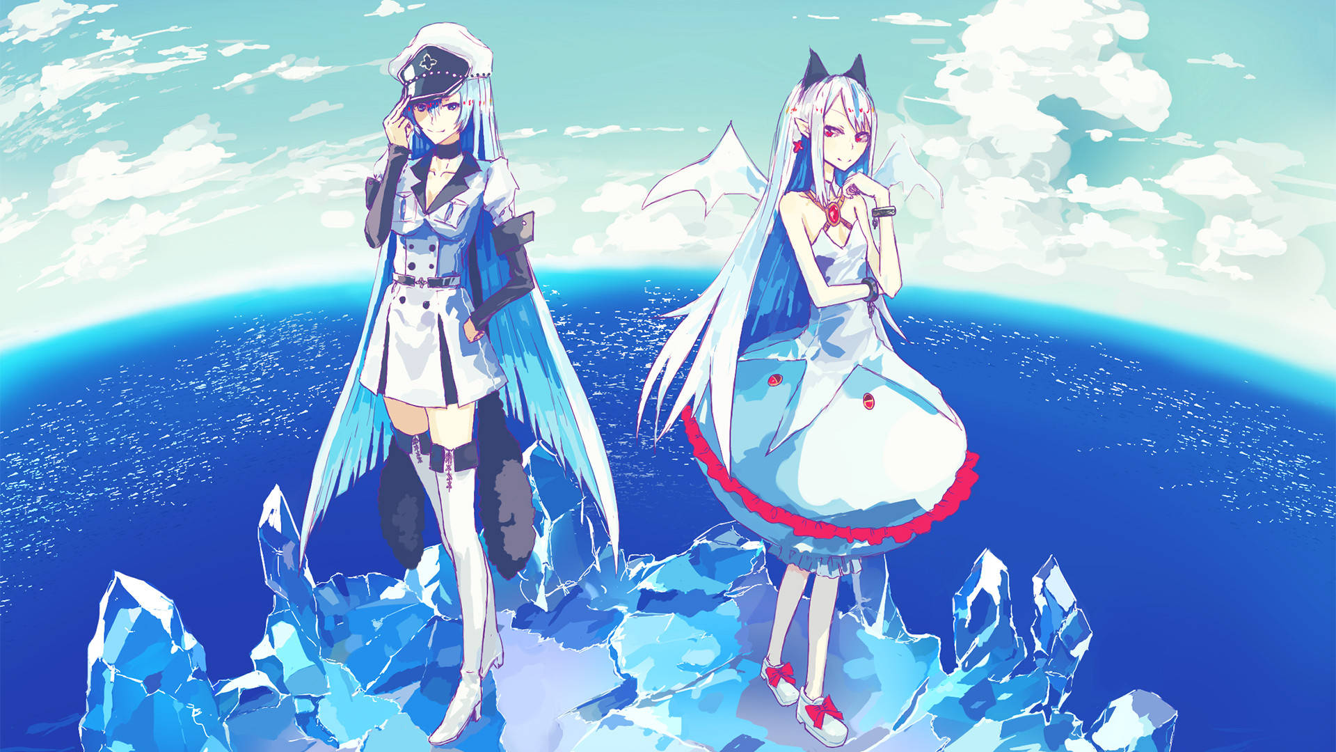 《斬！赤紅之瞳》Esdeath 壁紙 — 兩個穿著奇幻服裝的動漫女孩站在發光的藍色水晶上，俯瞰著明亮天空下彎曲的海洋。