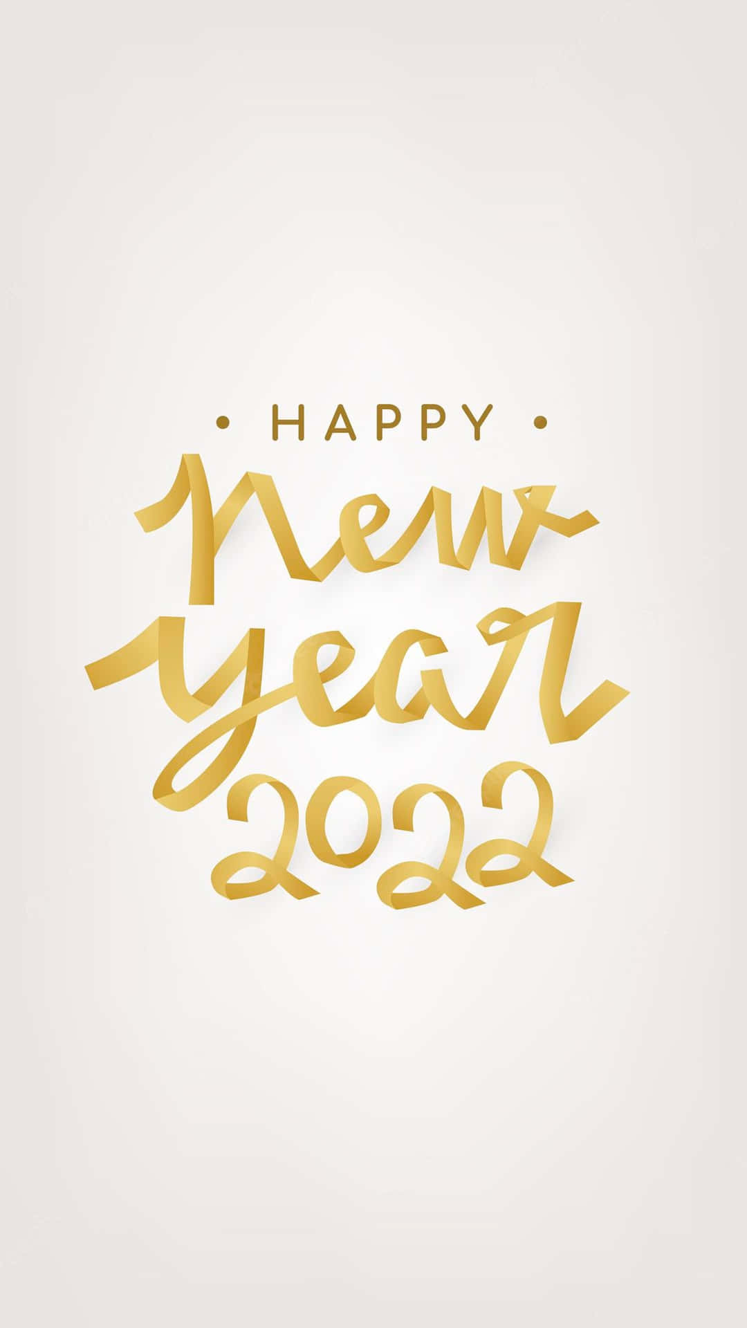 在米白色背景上以優雅金色字體書寫的 Happy New Year 2022。