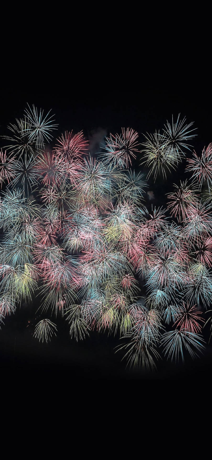 色彩繽紛的煙火在夜空中綻放 — 新年動畫 壁紙
