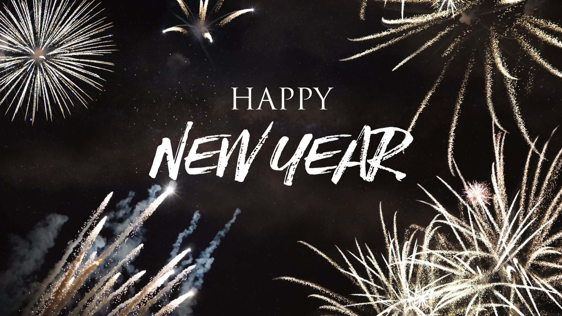金色煙火在夜空中爆發，位於「Happy New Year」文字上方。