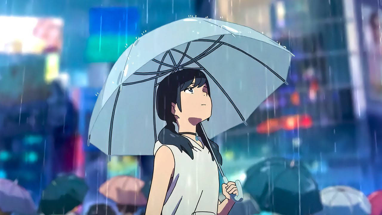 新海誠《天氣之子》Hina Amano 雨中場景 壁紙 — 一位年輕的動漫女孩，深色頭髮，在夜晚雨中霓虹燈閃爍的城市街道上，手持淺藍色雨傘。