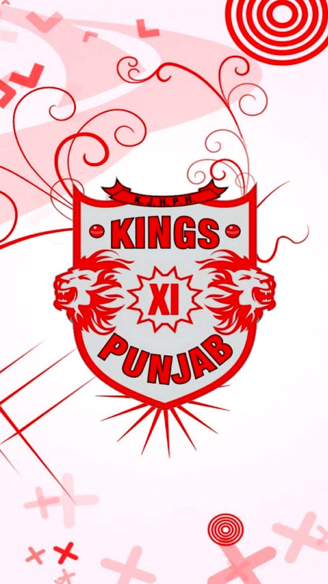旁遮普王者時尚設計 壁紙 — 一個大膽的紅白Kings XI Punjab運動標誌，帶有咆哮的獅頭和旋轉的裝飾元素，背景為淺粉紅色。