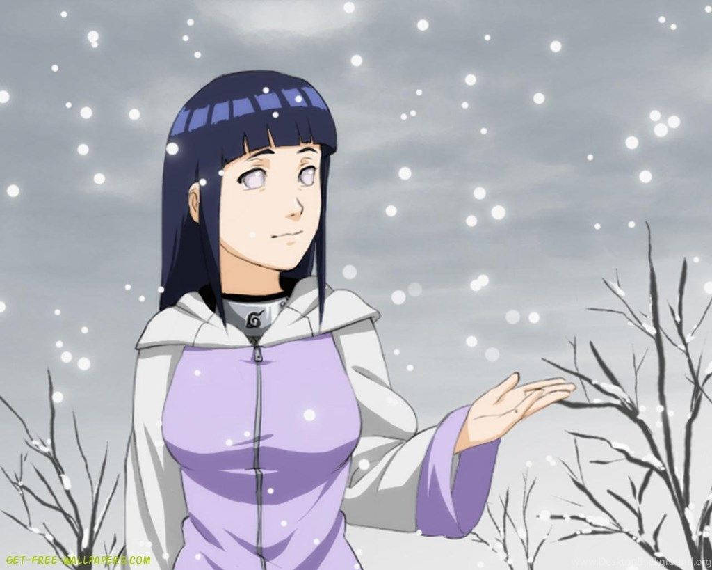 日向雛田雪中站立 壁紙 — 深色頭髮、紫色服裝的動漫女孩站在雪景冬季場景中，伸手向前，雪花在光禿禿的樹木周圍飄落。