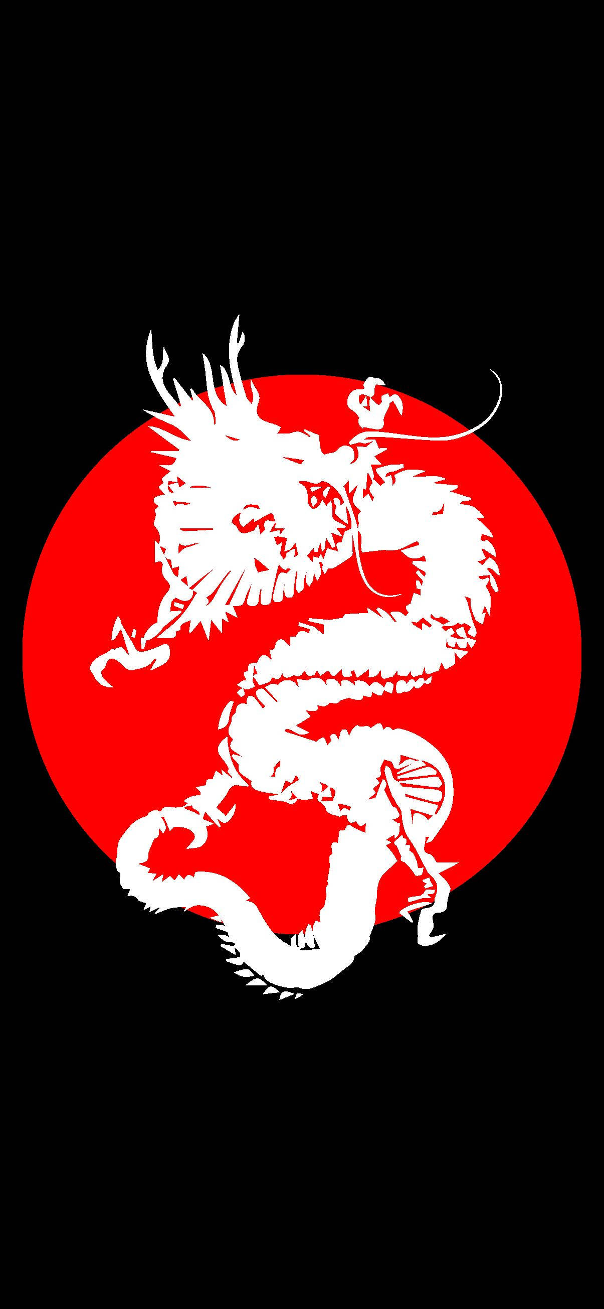 日式龍與紅日 壁紙 — 一隻大膽的白色風格化龍在鮮紅色圓形背景上動態盤繞，置於黑色背景上。