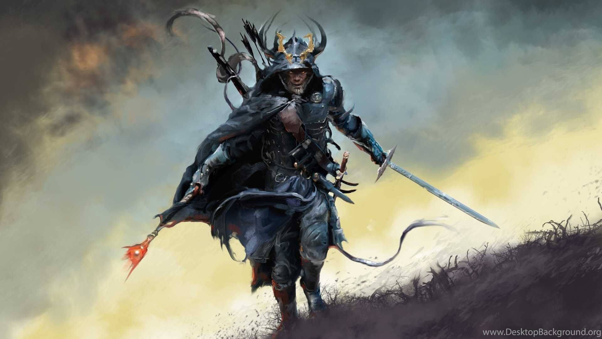 日本武士步步逼近 壁紙 — 一名身穿暗色盔甲、頭戴角盔的武士戰士，在山坡上迎著暴風雨的天空衝鋒。