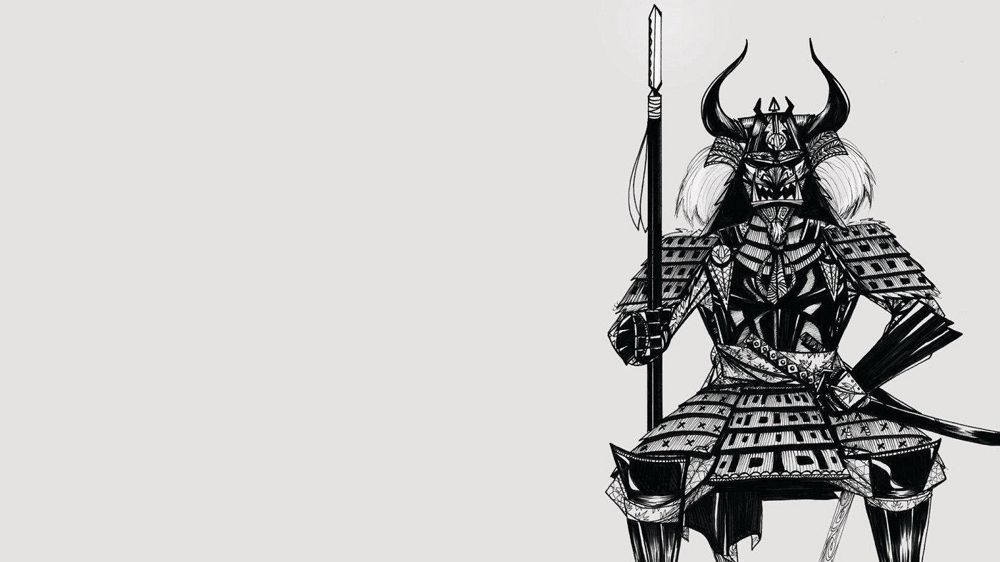 日本武士長槍與武士刀 壁紙 — 一幅詳細的黑白插圖，描繪一位身穿全套盔甲、手持長矛和武士刀的武士，背景為純淺灰色。