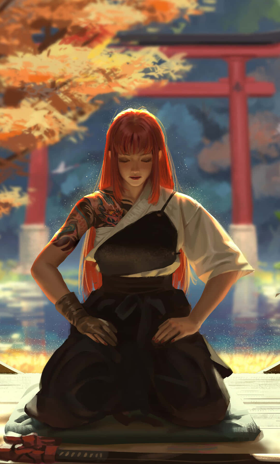 紅髮女子帶有龍紋身，在秋葉下的神社前跪下。 — 武士 壁紙