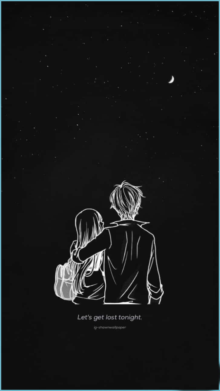 日系動漫情侶素描風 壁紙 — 一對白色線條藝術情侶在星空下擁抱，上方有一彎新月。