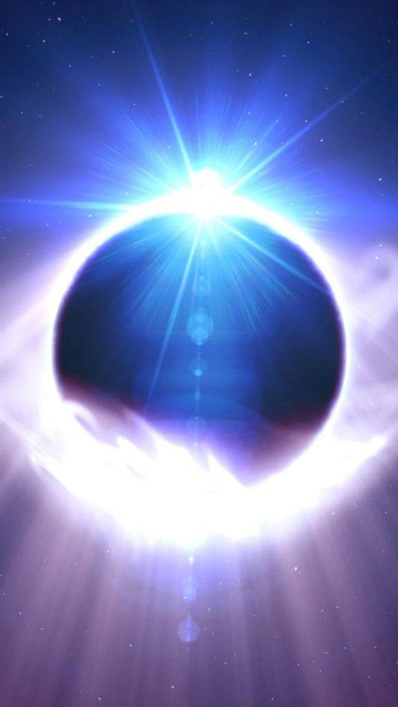 帶有發光日冕和星空的藍色日食