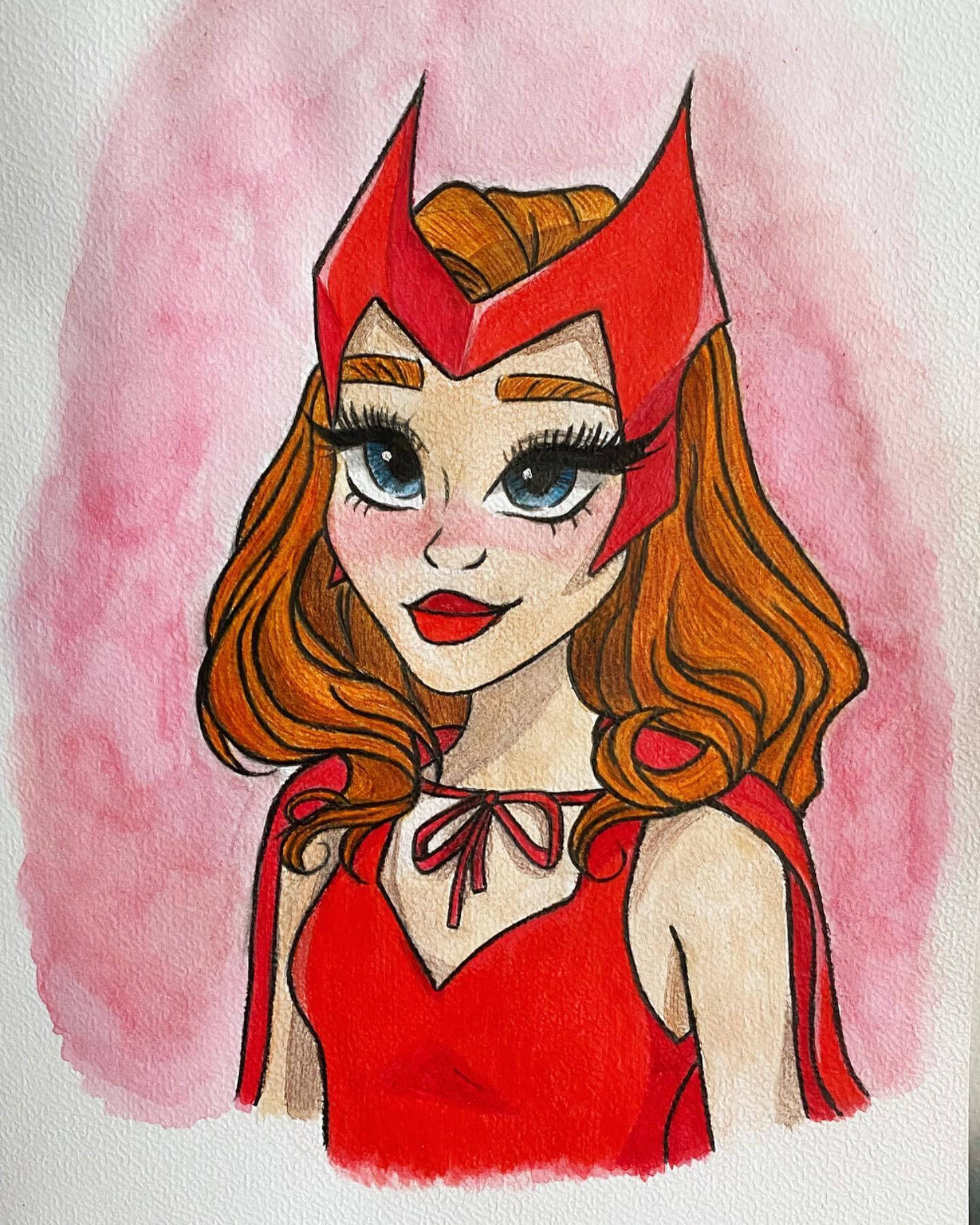 旺達·馬克希莫夫水彩藝術 壁紙 — 一幅水彩插圖，描繪一位微笑的紅髮女子戴著紅色尖頭頭盔，背景是柔和的粉紅色。