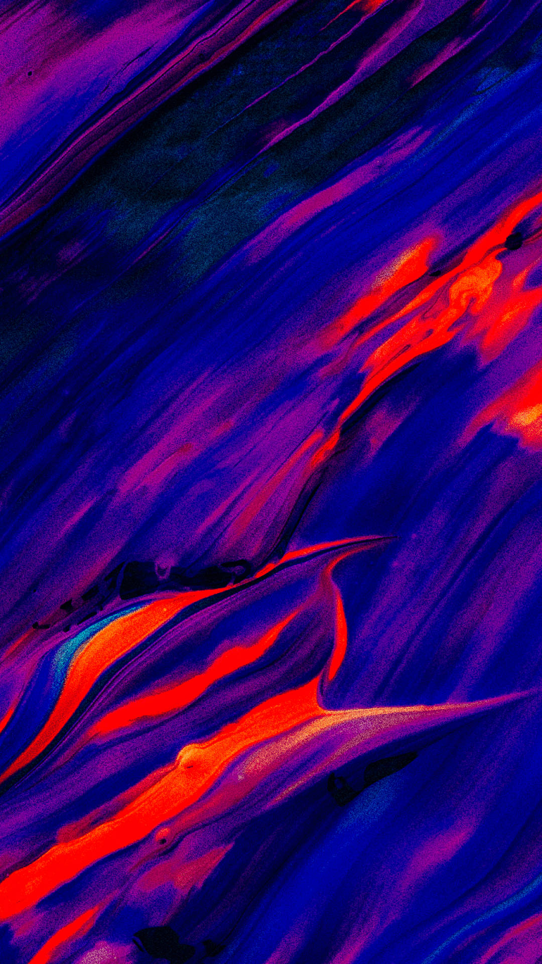 明亮多彩的 iPhone 紫紅色 streaks 壁紙 — 電光藍、紫色和火熱橙色的鮮豔抽象漩渦創造出動態的流體運動。