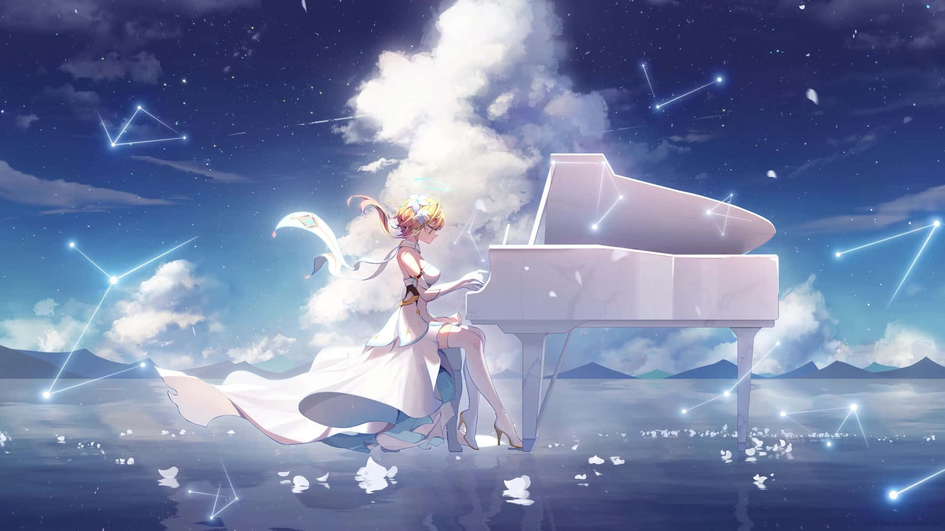 星夜鋼琴幻想曲 壁紙 — 一位金髮動漫女孩穿著飄逸的白色連衣裙，在繁星點點的天空下，在發光的星座中，彈奏著漂浮在水面上的三角鋼琴。