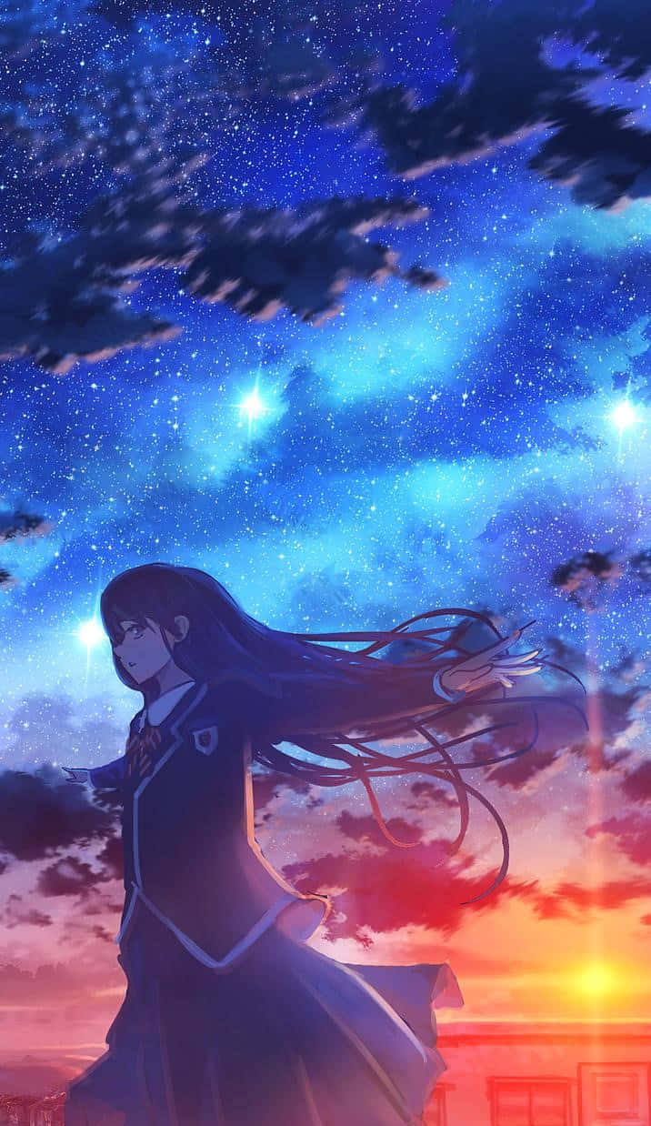 星河動漫校服女孩 壁紙 — 一個孤獨的動漫女孩穿著校服，站在充滿星星和發光雲彩的充滿活力的暮色天空下。