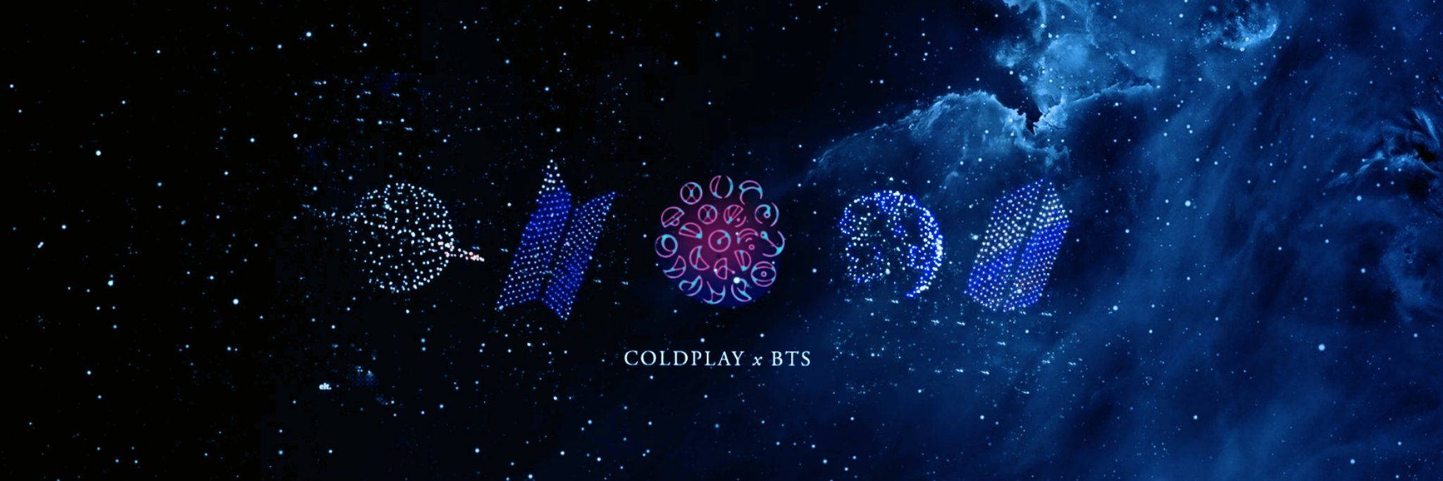 Twitter 桌布 壁紙 — 星空宇宙背景，帶有發光的幾何形狀和深藍紫色調的文字 Coldplay x BTS。