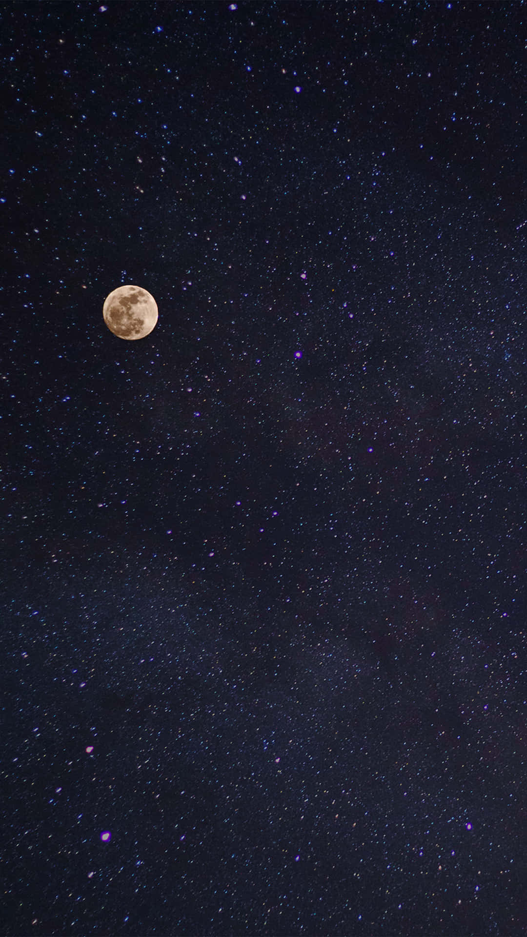 星空背景與月亮 壁紙 — 一輪明亮的滿月在深紫色的夜空中閃耀，夜空點綴著無數閃爍的星星。