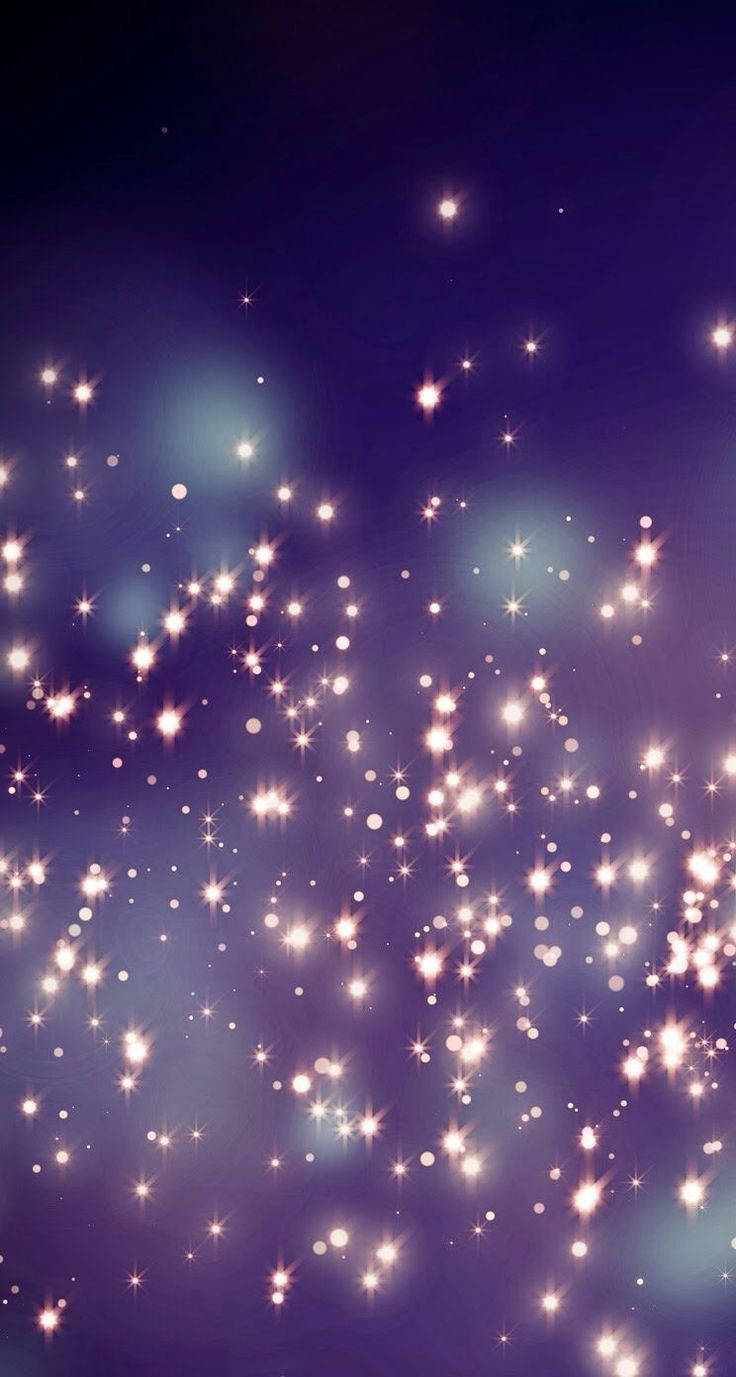 星空酷炫鎖屏 壁紙 — 迷人的發光星群在深紫色夜空中閃爍，帶有柔和散景高光。