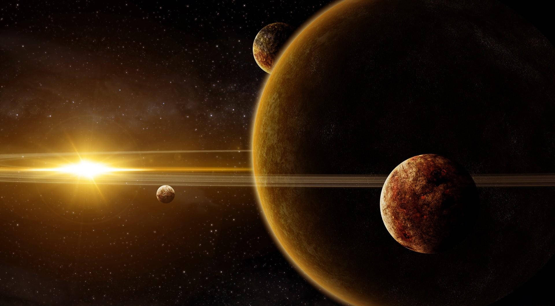 三顆行星圍繞一顆明亮的太陽運行，背景星空璀璨。