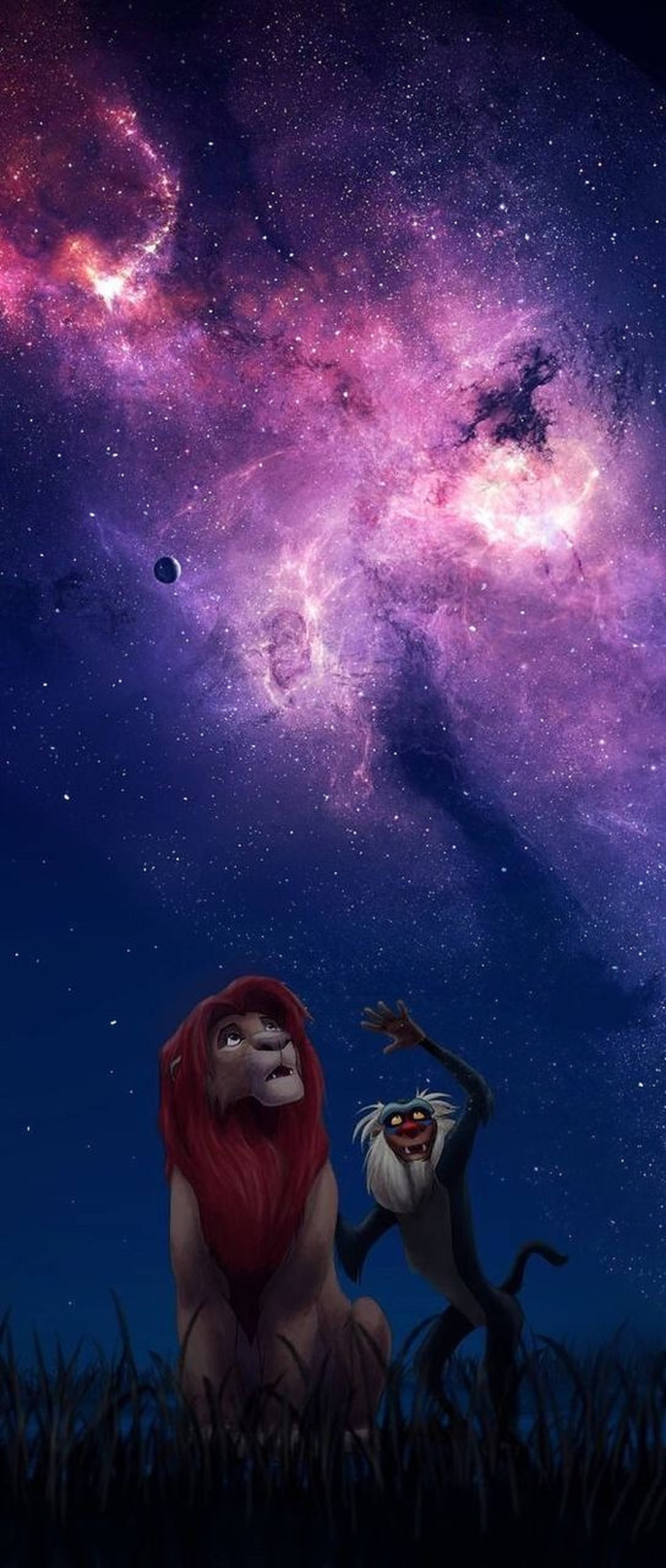 星際獅王國辛巴 壁紙 — 一頭獅子和一隻猴子敬畏地仰望充滿星星的鮮豔紫色和粉紅色宇宙星雲。