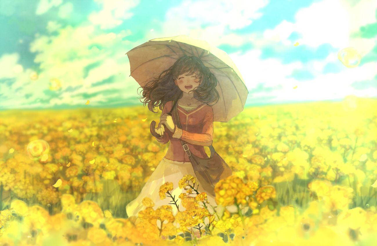 一個微笑的女孩撐著雨傘走過黃花田。