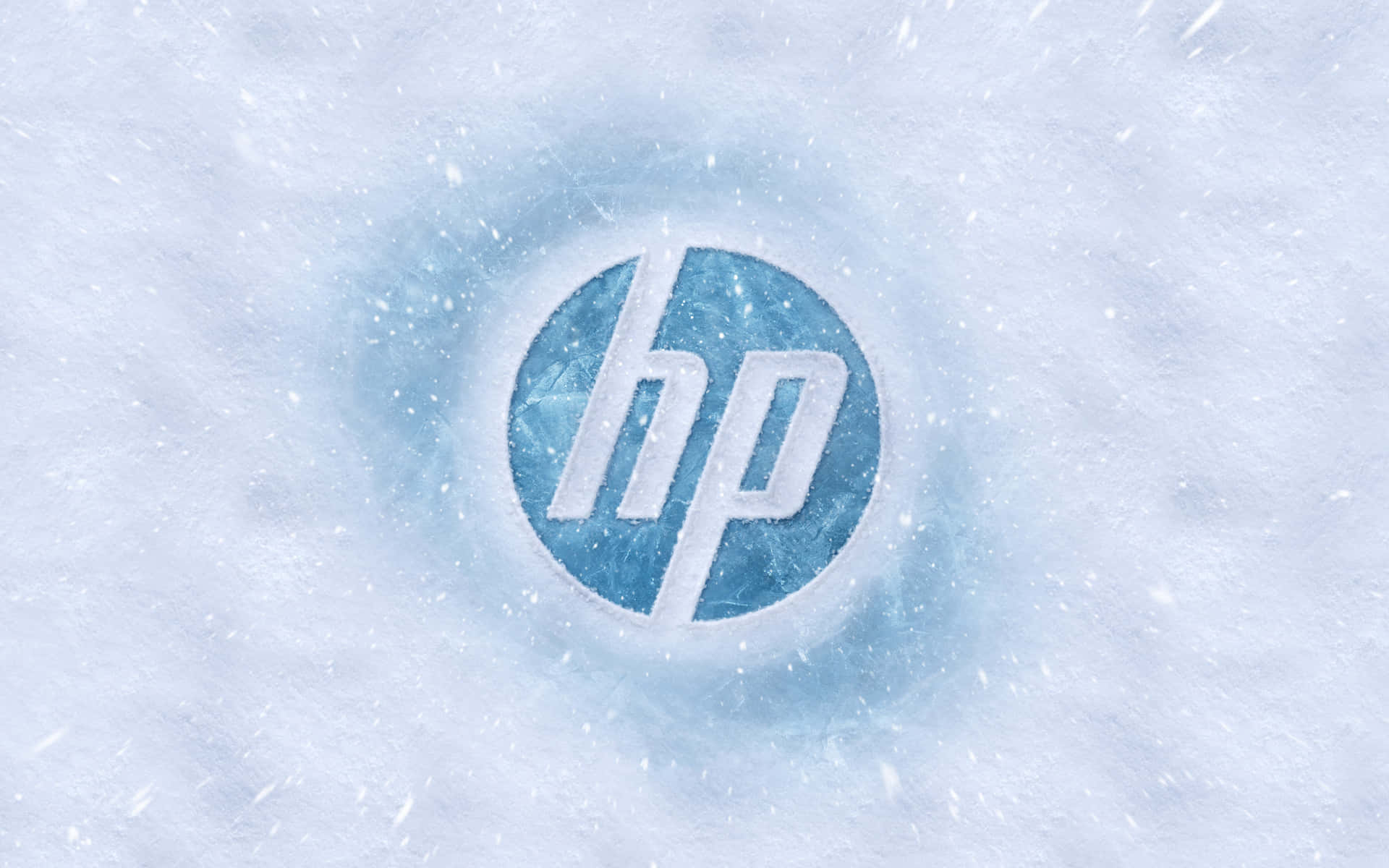 HP 標誌被雪和冰包裹，周圍有飄落的雪花。