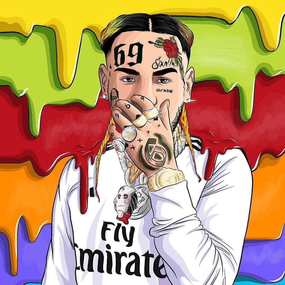 身穿印有「Fly Emirates」白色襯衫的紋身男子，手掩著嘴巴，背景是滴落的彩虹。