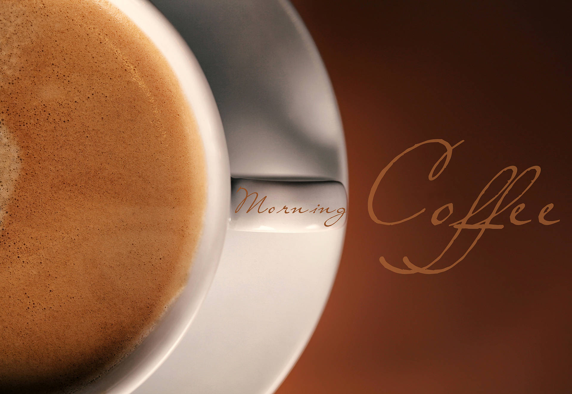 晨光城市咖啡杯 壁紙 — 一杯冒煙的咖啡特寫，旁邊寫有「Morning Coffee」，背景為溫暖的棕色。