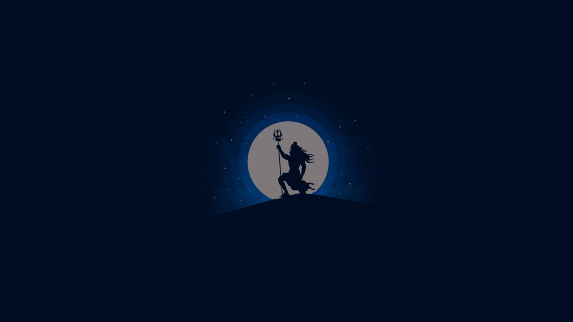 在月亮和星星下，山丘上手持三叉戟的神明剪影