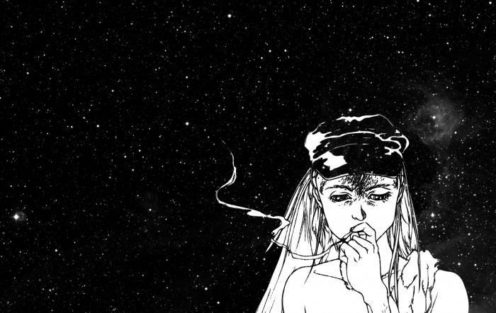 一個女人在繁星點點的夜空下吸煙，伴隨著宇宙塵埃。