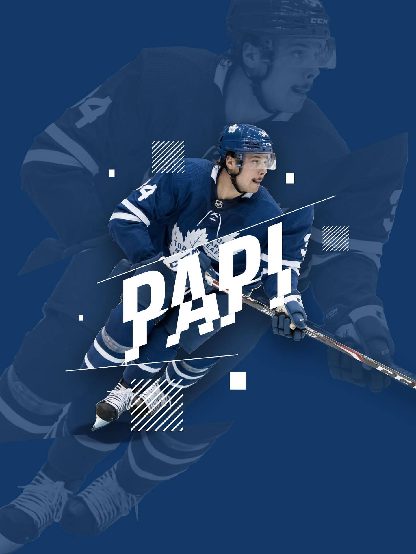 暱稱「Papi」的奧斯頓·馬修斯賽場造型 壁紙 — 一名身穿多倫多楓葉隊裝備的動感冰球運動員，在帶有幾何白色圖案和「PAPI」字樣的醒目藍色背景前揮桿向前。