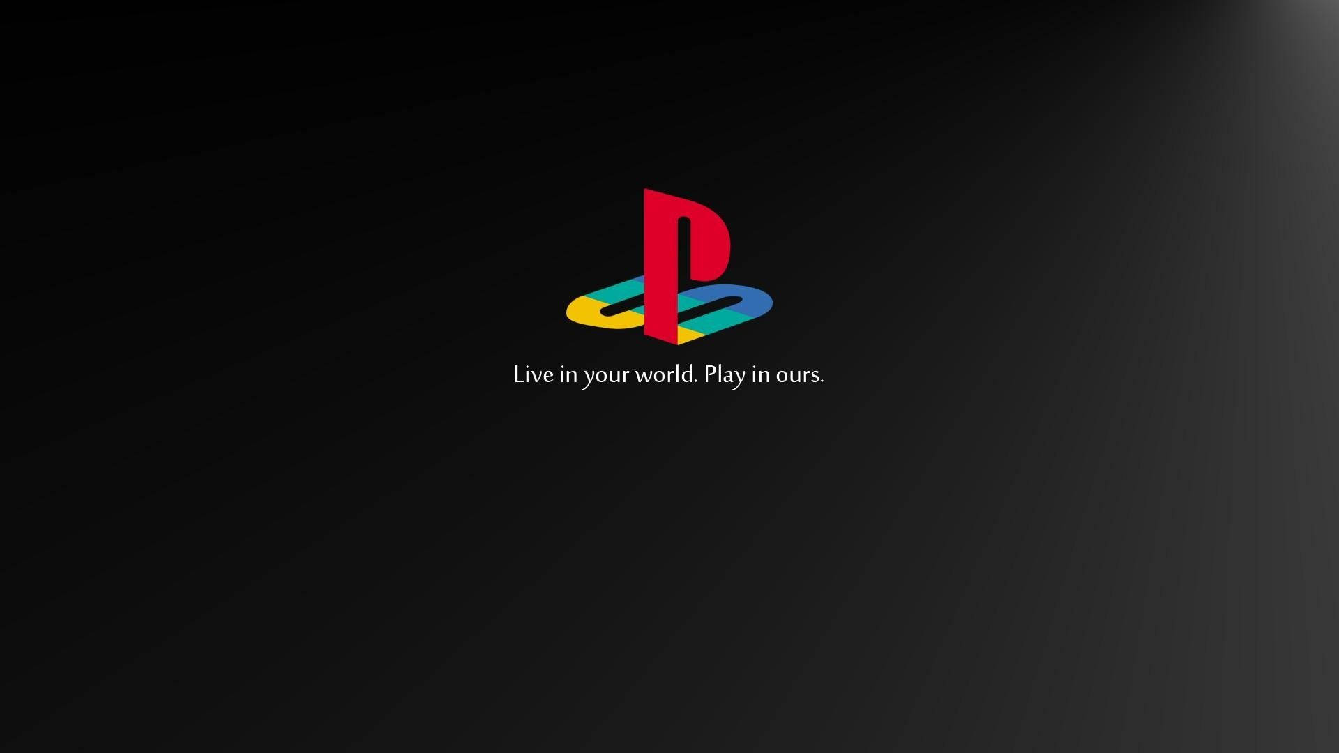 PlayStation 標誌附有標語 Live in your world. Play in ours. 在深色漸變背景上