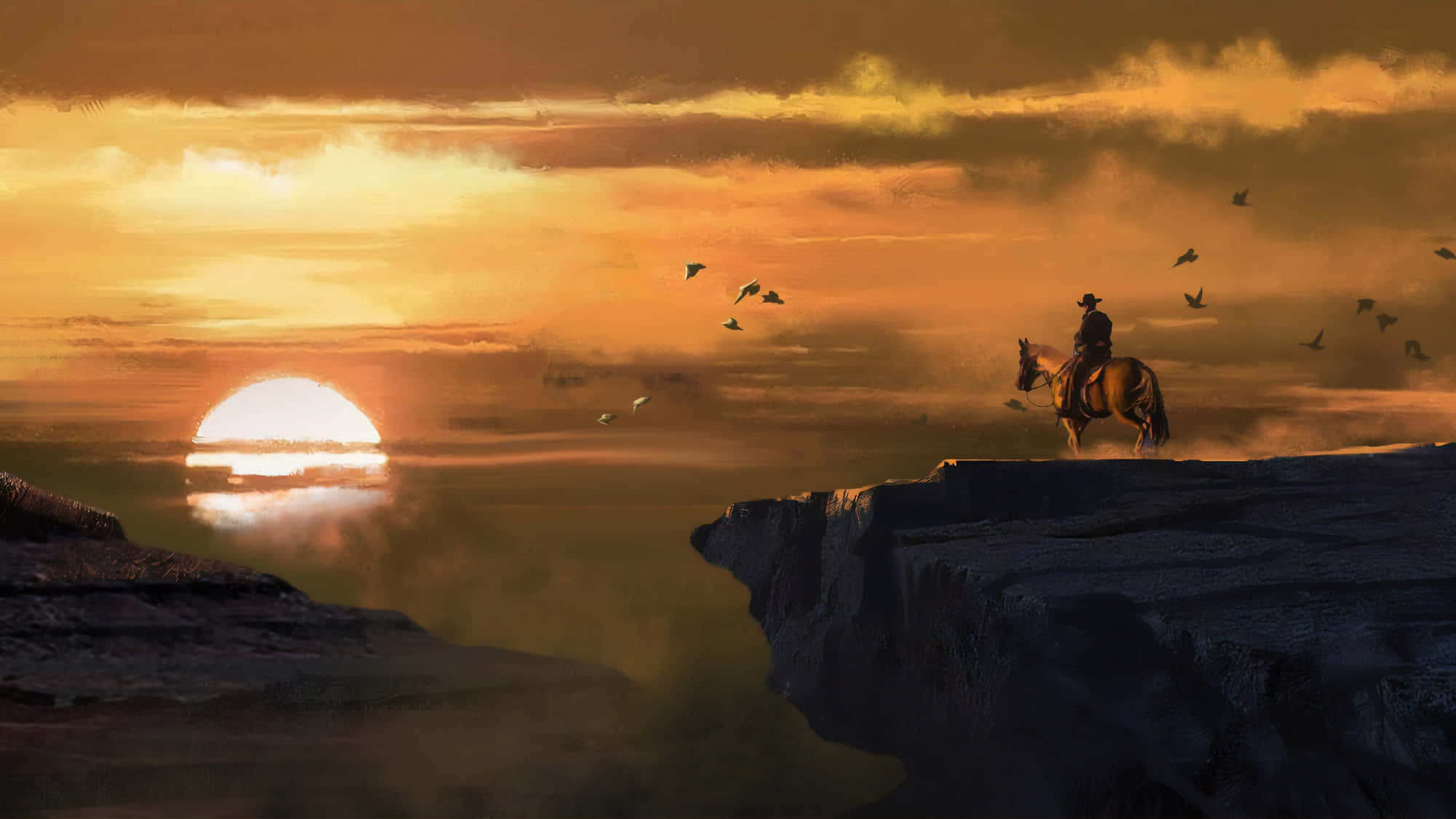 最佳《荒野大鏢客2》牛仔凝望夕陽背景 壁紙 — 一個孤獨的牛仔騎在馬背上，站在懸崖頂上，夕陽西下，金色天空中鳥兒飛翔，形成剪影。