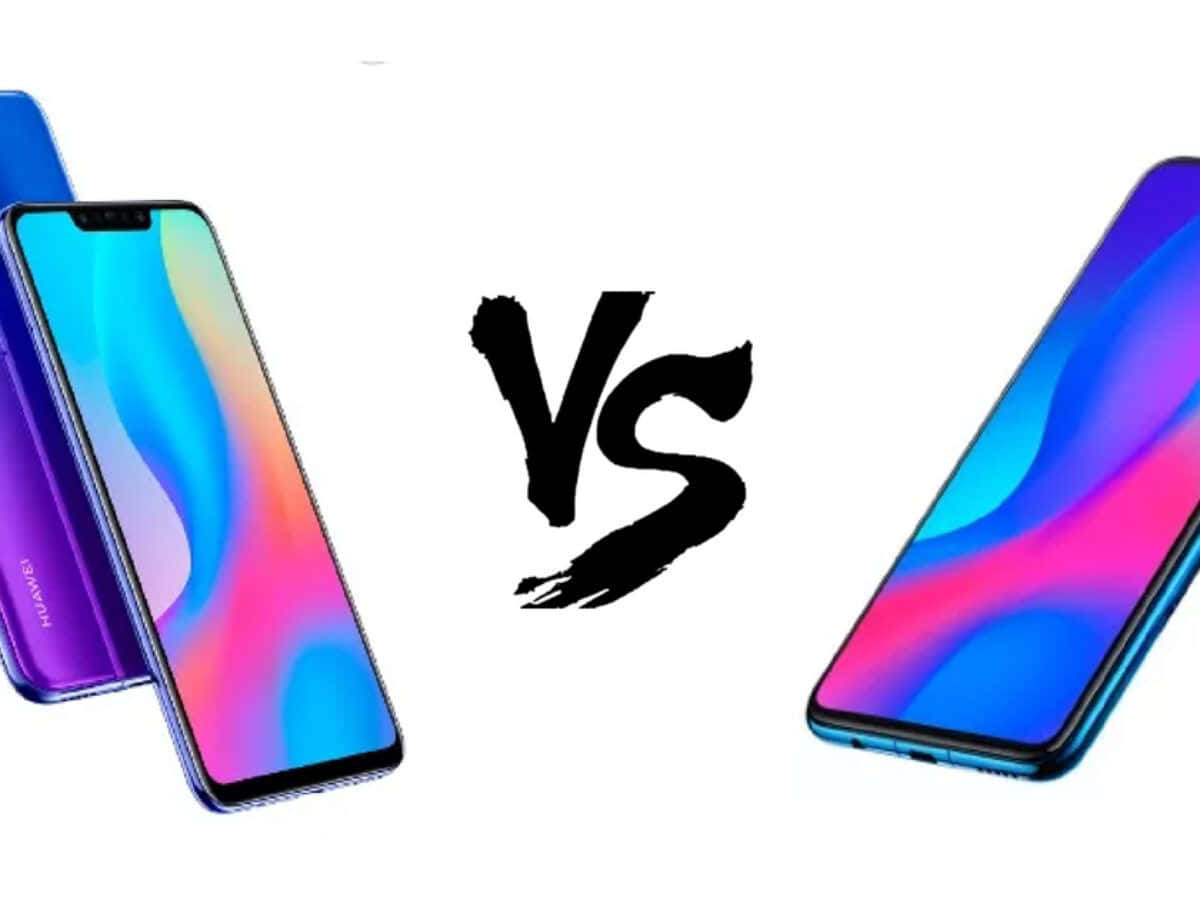兩部Huawei智能手機並排顯示，中間有一個「VS」符號。