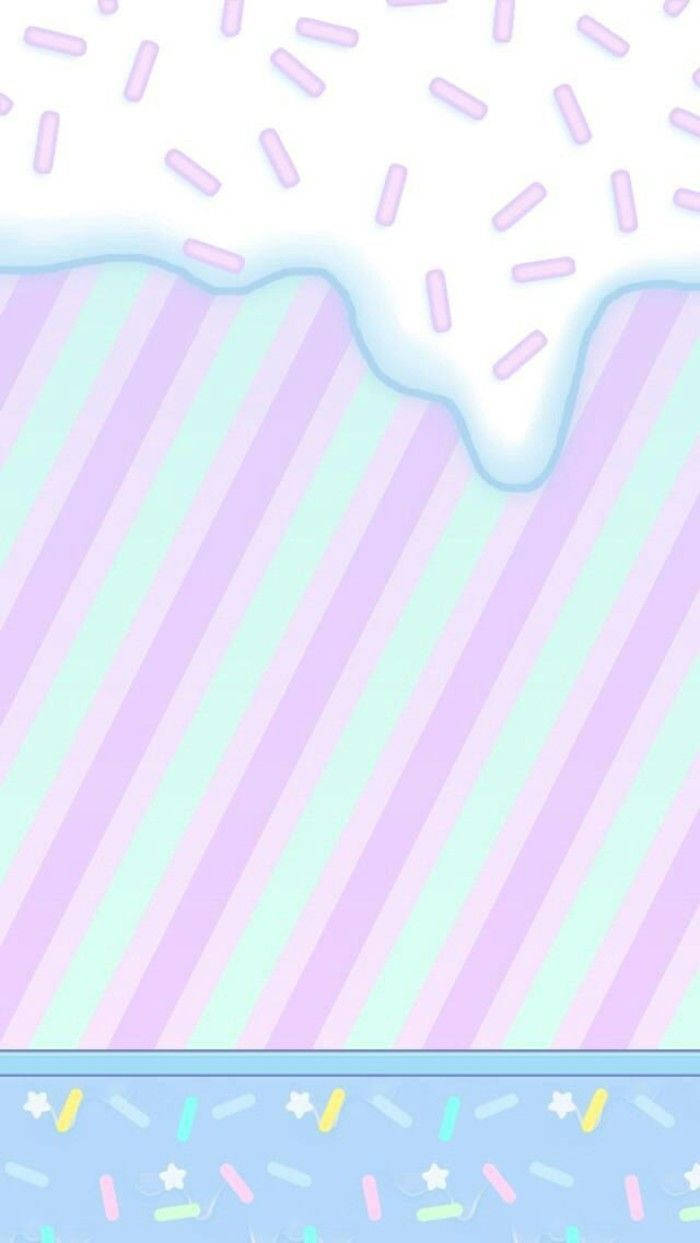 最甜美的可愛冰淇淋藝術 壁紙 — 粉彩條紋背景，帶有滴落的白色糖霜和彩色糖粒，呈現甜點主題。